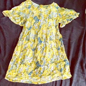 Yellow flowy girls dress